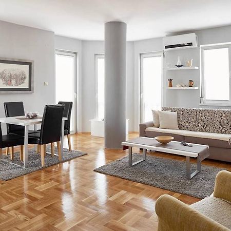 Bright Apartment Near City Center Skopje Exterior photo